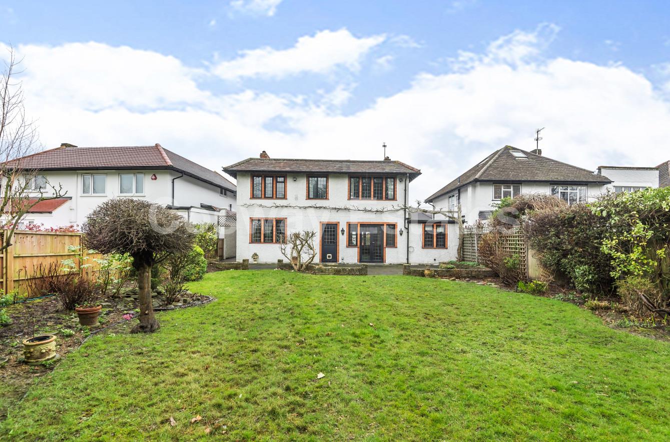 Elmgate Gardens, Edgware